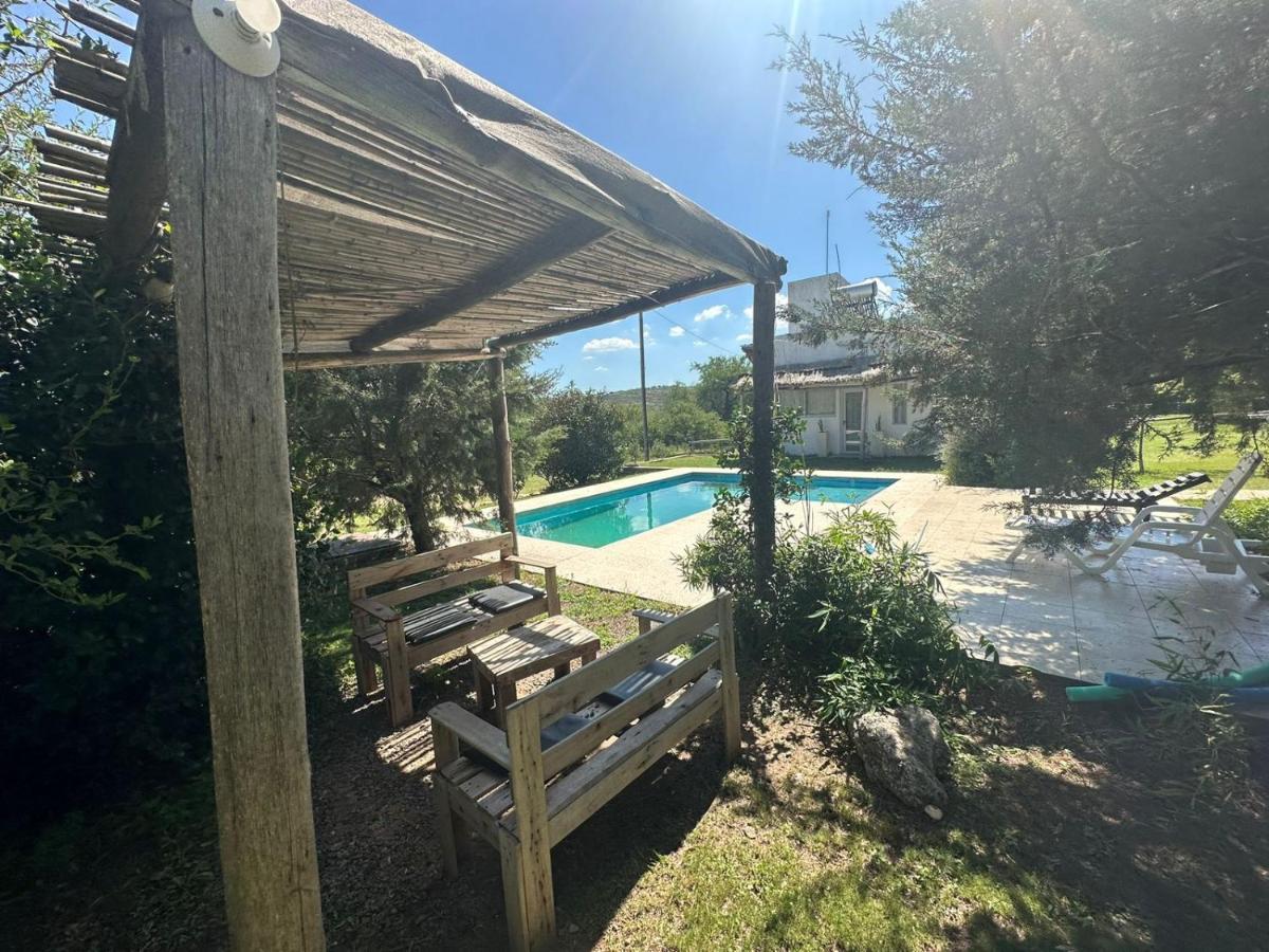 El Rincon De Jose Luis - Cabanas Y Restaurante Tanti Eksteriør bilde