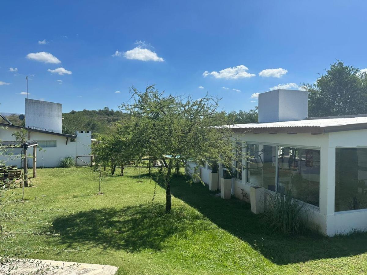 El Rincon De Jose Luis - Cabanas Y Restaurante Tanti Eksteriør bilde