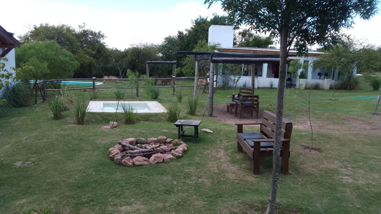 El Rincon De Jose Luis - Cabanas Y Restaurante Tanti Eksteriør bilde