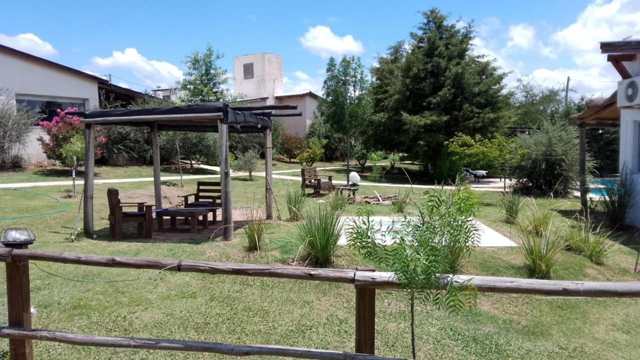 El Rincon De Jose Luis - Cabanas Y Restaurante Tanti Eksteriør bilde